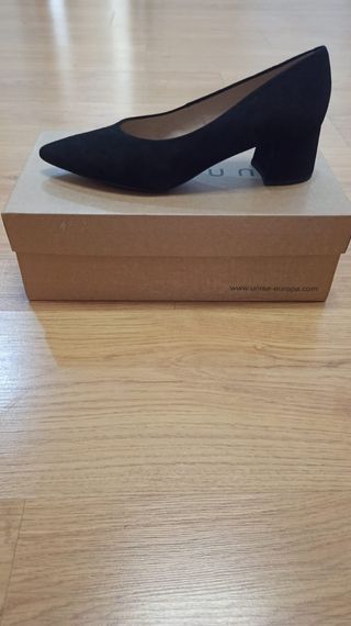 Unisa negros -talla 39