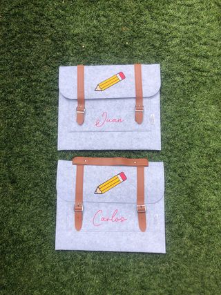 Portadocumentos fieltro con lapicero para profe