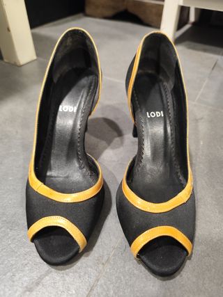Zapatos de tacón negros