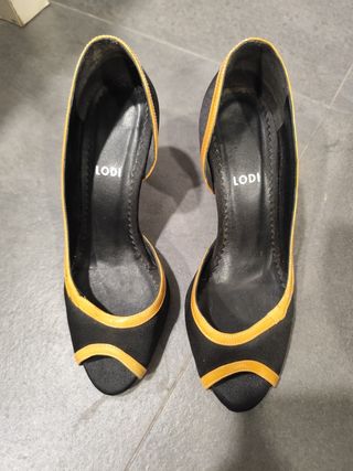 Zapatos de tacón negros