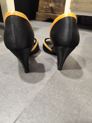Zapatos de tacón negros
