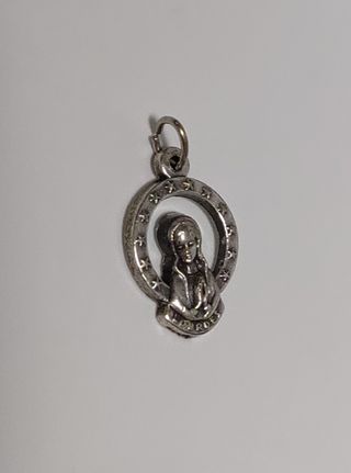 Medalla Virgen Lourdes plateada - vintage