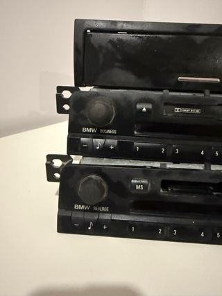 2 Radios BMW Business & Reverse
Guantera BMW E46