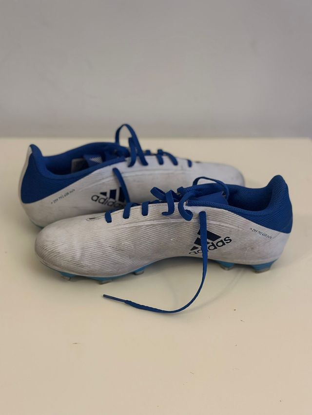 Chuteiras Adidas - Nº 36