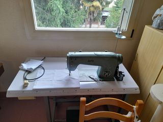 Se arreglan máquinas de coser