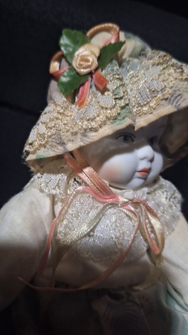 Muñeca porcelana antigua