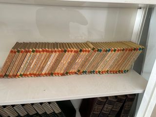 Lote libros, comics Capitan Trueno y cromos futbol