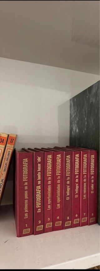 Lote libros, comics Capitan Trueno y cromos futbol