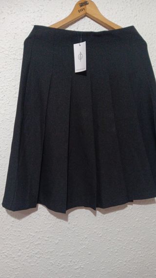 Falda negra Stradivarius M