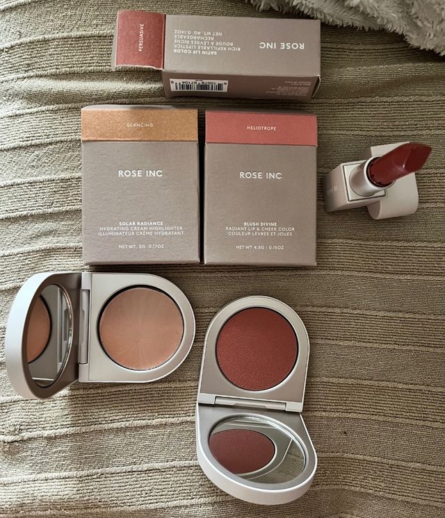 ROSE INC: Blush Heliotrope + Batom