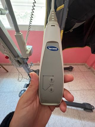 Grúa movilización paciente INVACARE