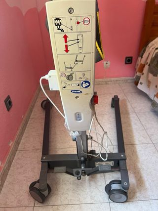 Grúa movilización paciente INVACARE