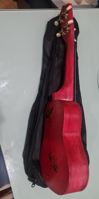 Ukelele Soprano Rojo con Libélulas