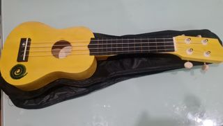 Ukelele amarillo soprano Artesano