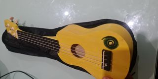 Ukelele amarillo soprano Artesano