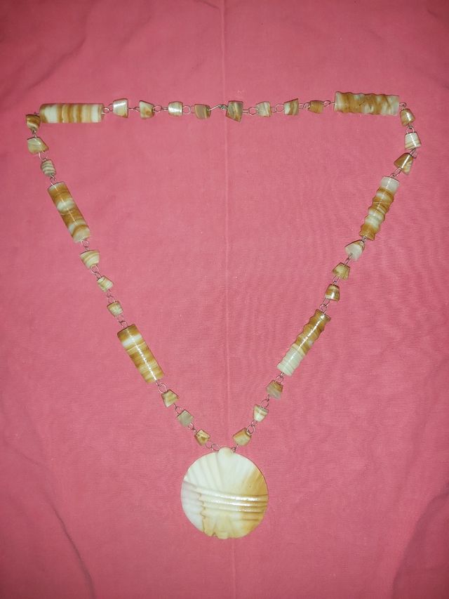 Collar conchas mar beige-blanco