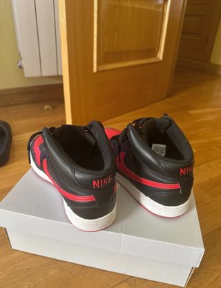Zapatillas Nike Court Vision altas - rojas y negra