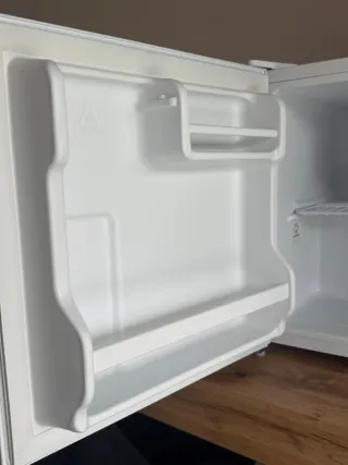 Mini nevera blanca IKEA