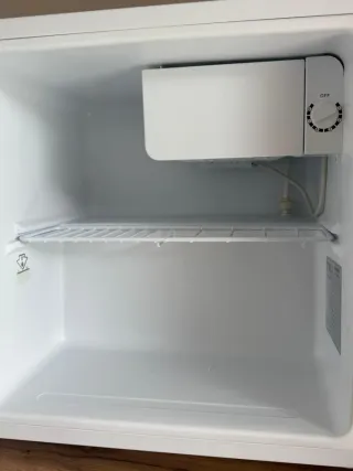 Mini nevera blanca IKEA