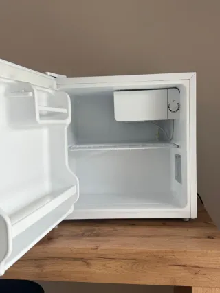 Mini nevera blanca IKEA