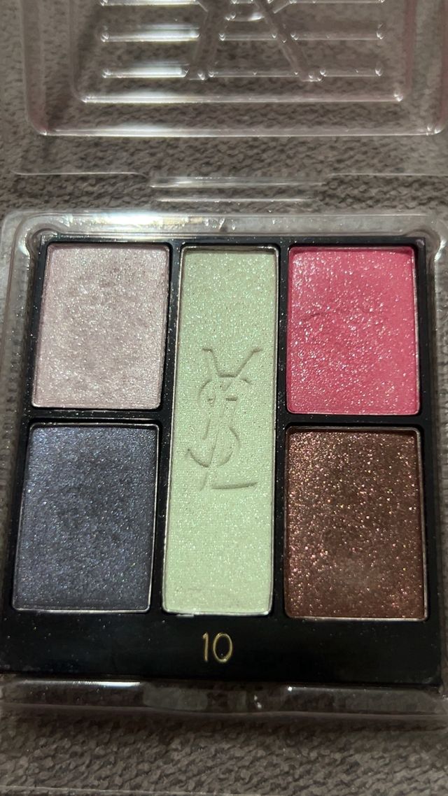 Yves Saint Laurent labiales y sombras