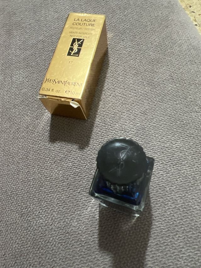 Yves Saint Laurent - Paleta sombras + Esmalte