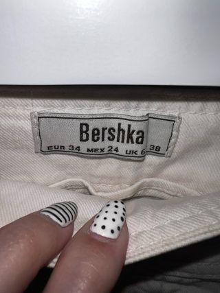 Minifalda blanca Bershka