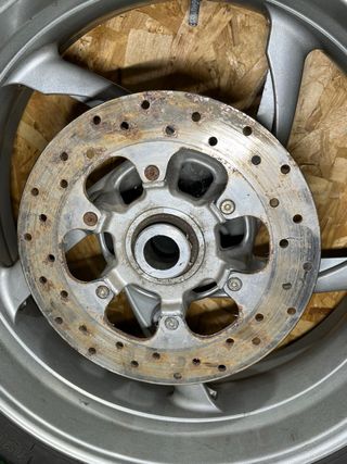 Llanta trasera Benelli TNT 1130 ✅♻️