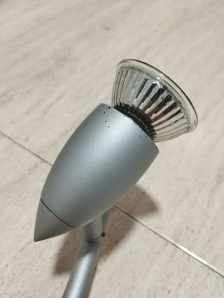 Lampara metalica 3 focos plateado.