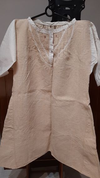 Vestido antiguo beige