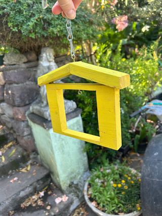 Casetta uccelli gialla