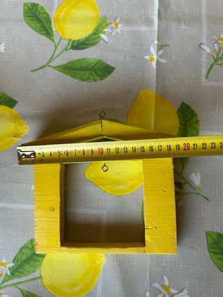 Casetta uccelli gialla