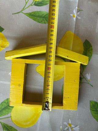 Casetta uccelli gialla