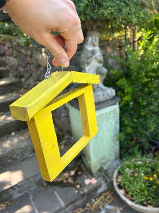 Casetta uccelli gialla