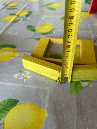 Casetta uccelli gialla