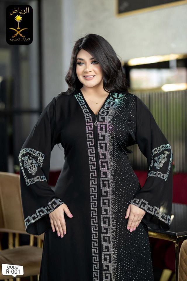 Abaya Crepe Egipto negra c/pedreria