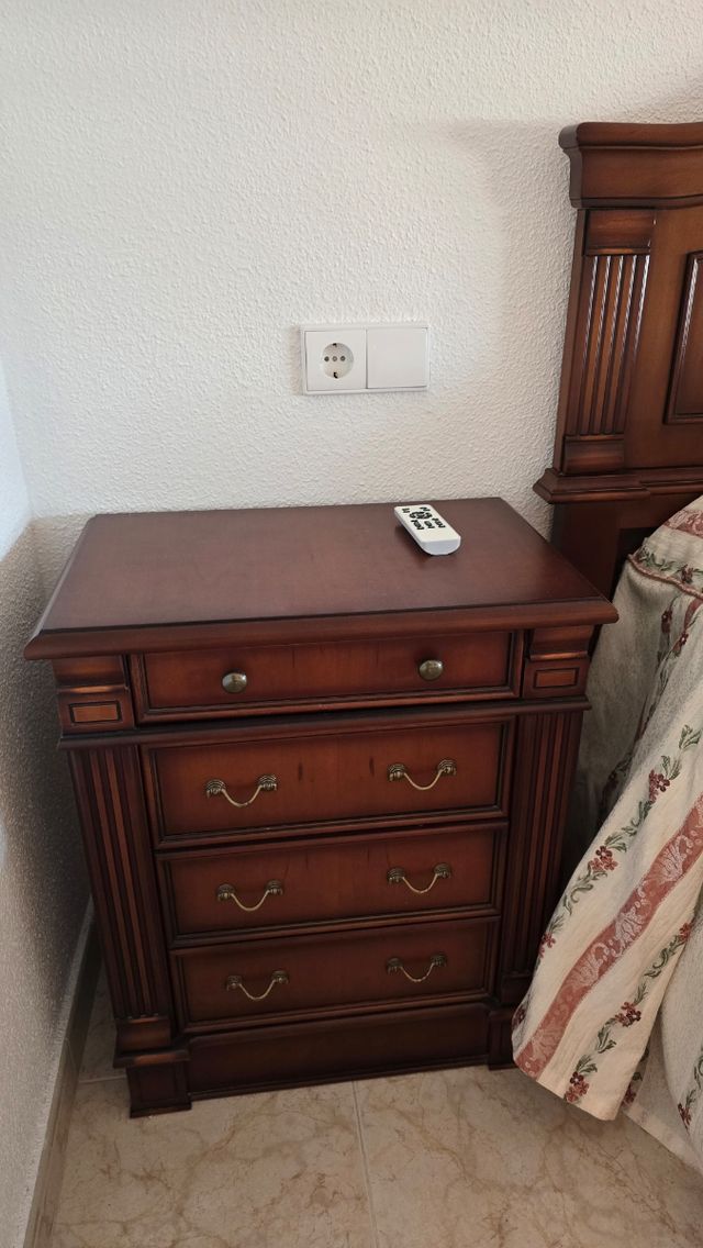 Cama 135cm + 2 Mesitas Noche