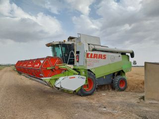 Claas Lexion 450 con equipos Cereal y Maíz