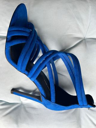 Sandalias tacón Zara azules, talla 36