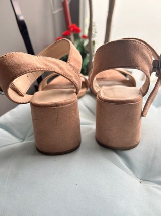 Sandalias Parfois beige tacón bajo talla 36