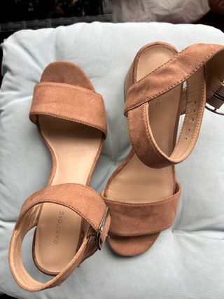 Sandalias Parfois beige tacón bajo talla 36