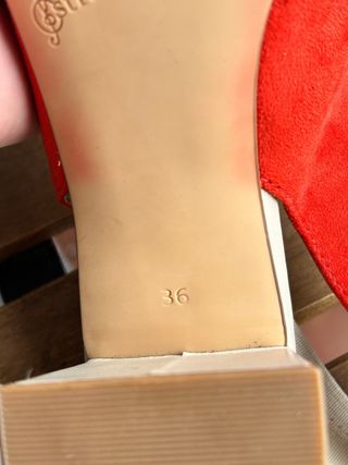 Salones rojos Stradivarius - Talla 36
