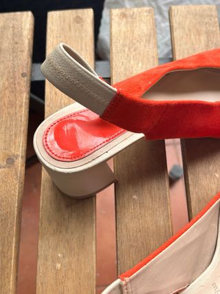 Salones rojos Stradivarius - Talla 36