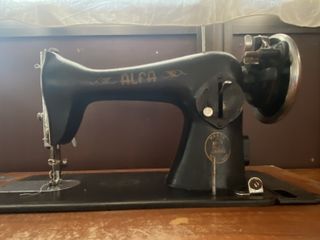 Máquina Coser Alfa Antigua