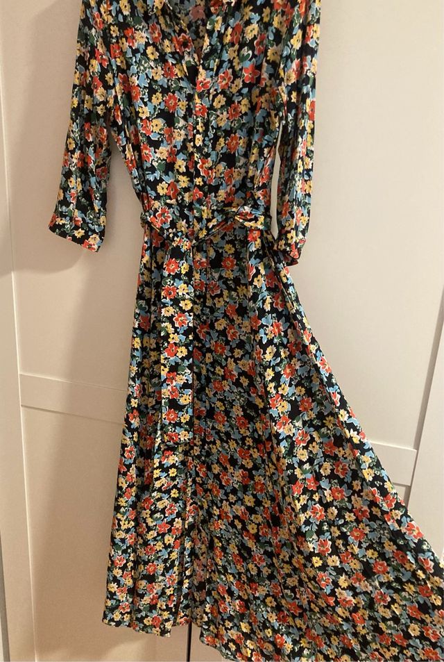 Vestido Zara midi floral
