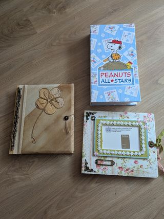 3 álbumes fotos: madera, tela, Snoopy