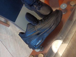 Zapatillas Jordan Max Aura 5 Niño 38.5 - Negras