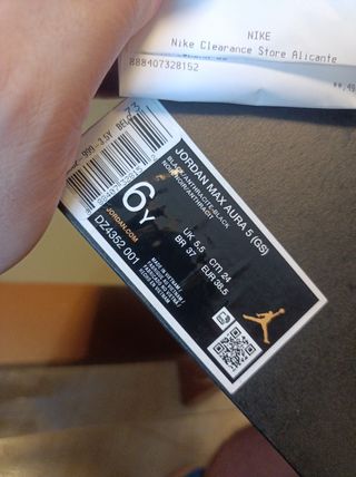 Zapatillas Jordan Max Aura 5 Niño 38.5 - Negras
