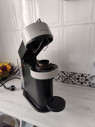 Cafetera Nespresso Vertuo Next Gris