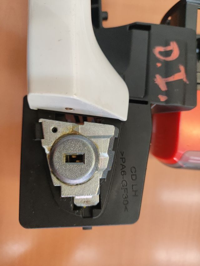 Maneta puerta izq. blanca